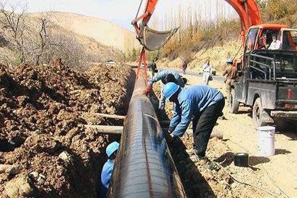 75 کیلومتر شبکه و خطوط انتقال آب روستایی در همدان بازسازی شد