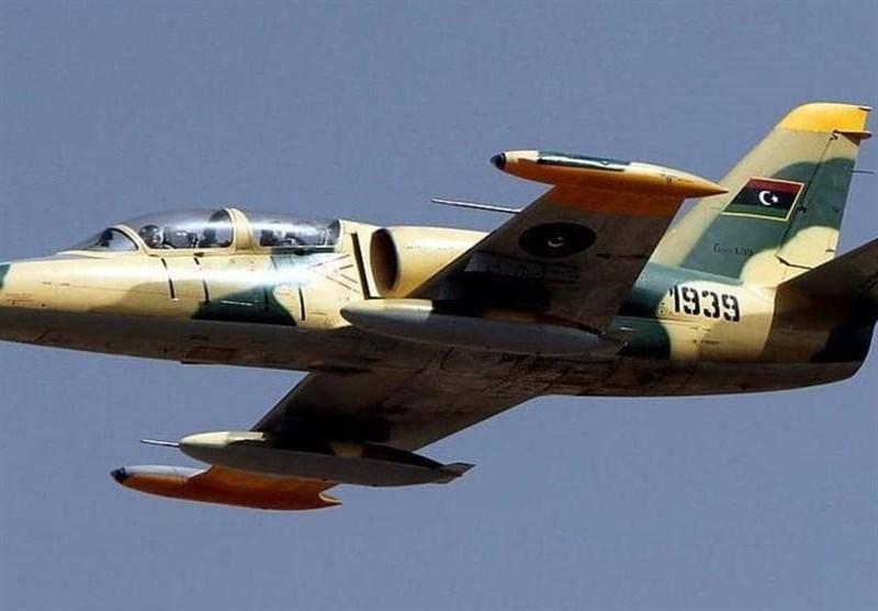 بمباران دو فرودگاه مسافربری در غرب لیبی توسط جنگنده های حفتر