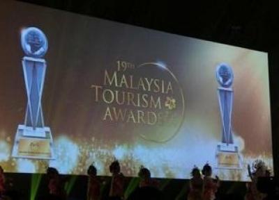 خبرنگاران برنده جایزه برترین شرکت مسافرتی آسیای غربی در سال 2015