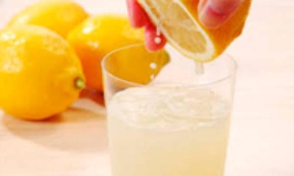 آب لیمو برای مو