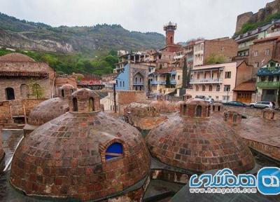 تور گرجستان ارزان: محله حمام های قدیمی یکی از تاریخی ترین مکان های گردشگری تفلیس است